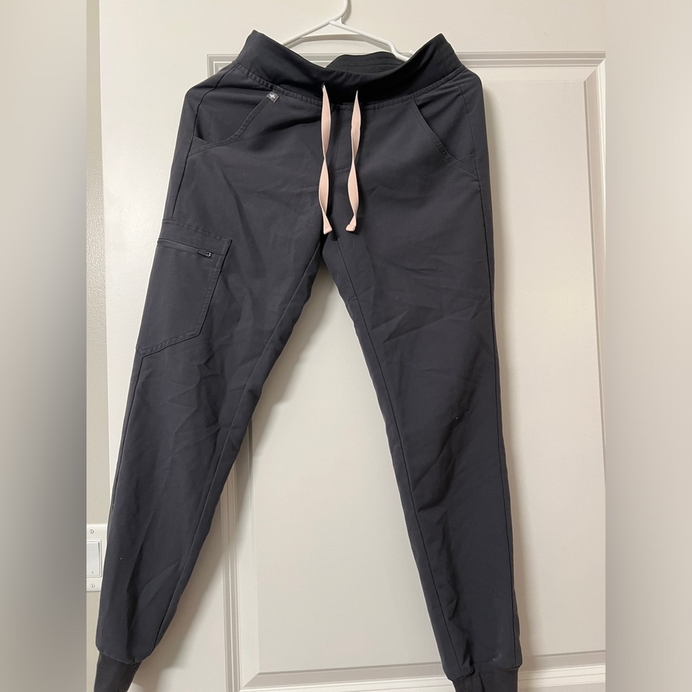 Figs Charcoal Scrub Pants